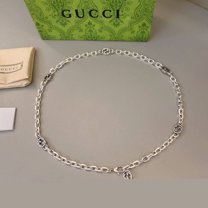 G*u*i necklaces